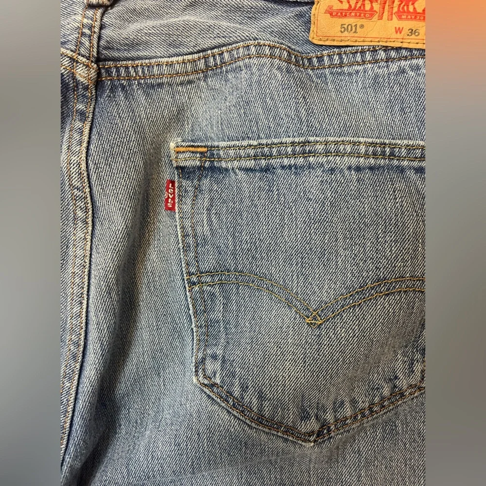 Classic Levi’s 501 Jeans Men's Medium Wash Straight Leg 36x30